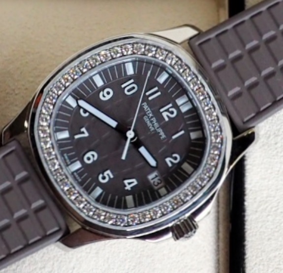 รับซื้อPatek Aquanuat Luce 5067a-023 หน้าเทา ปีเก่า ปีใหม่ มีกล่องใบ อุปกรณ์ครบหรือไม่มีก็ได้คะ นาฬิกาปาเต๊ะรุ่นนี้ ขอบตัวเรือนฝังเพชร 46 เม็ด
